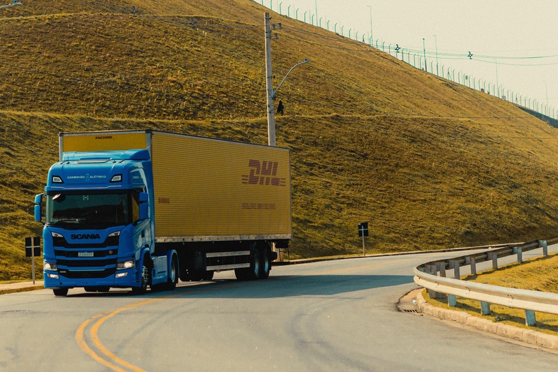 Scania Amazon e DHL iniciam teste com caminhão extrapesado 100% elétrico em rota longa no Brasil